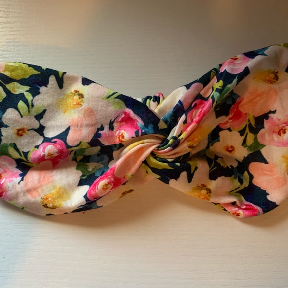 Women’s head band! - Picture 1 of 3